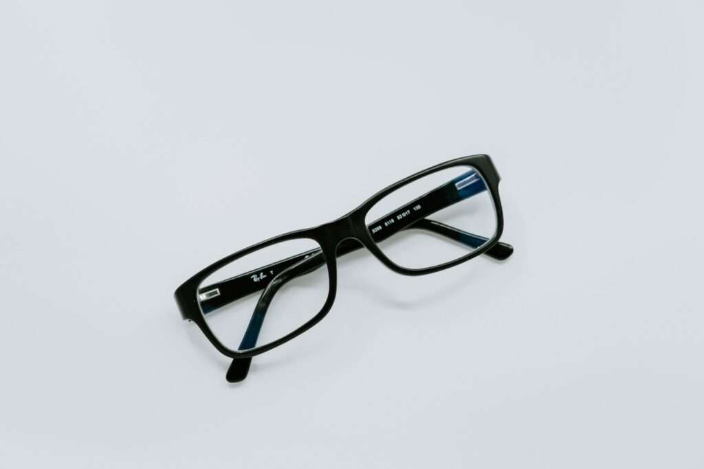 An image of a glasses.