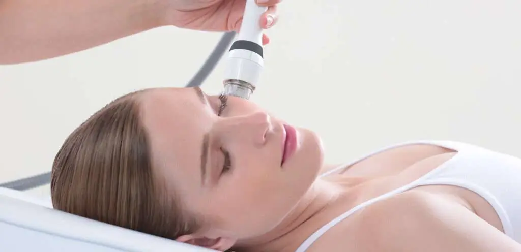 Woman getting a RFMN treatment